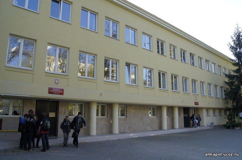 Рейтинг средних учебных заведений в Польше